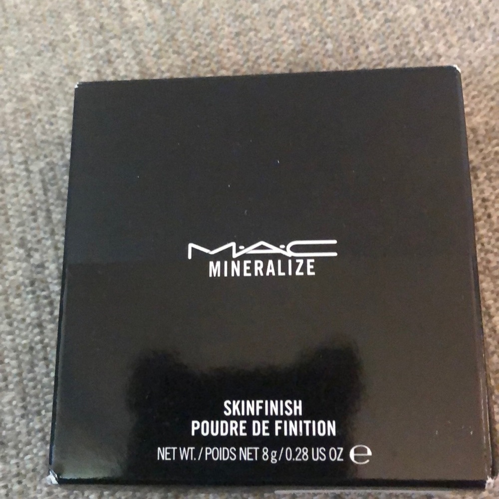 MAC mineralize skin finish powder